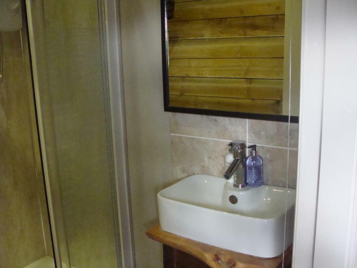 Riggend Farm Bed And Breakfast Airdrie Ngoại thất bức ảnh